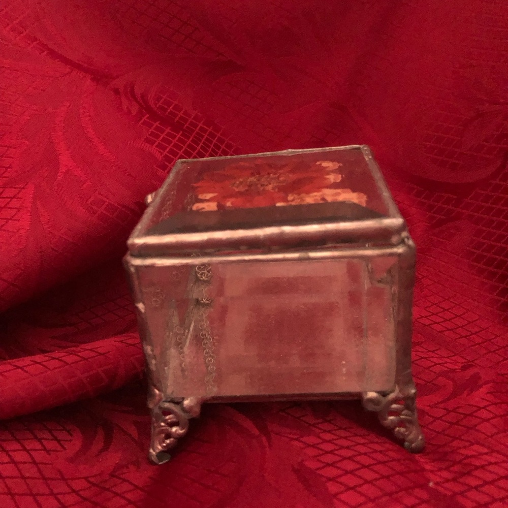Beveled glass engagement/wedding ring box with dried flower embedded in lid - Picture 5 of 10